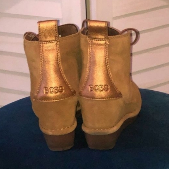 Skechers Bobs tan suede leather ankle platform boots sz 7.5 - Picture 2 of 6
